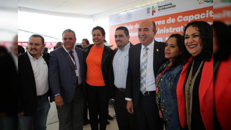 Inaugura SEE curso de capacitación a docentes del CECyTEM - Foto 0 