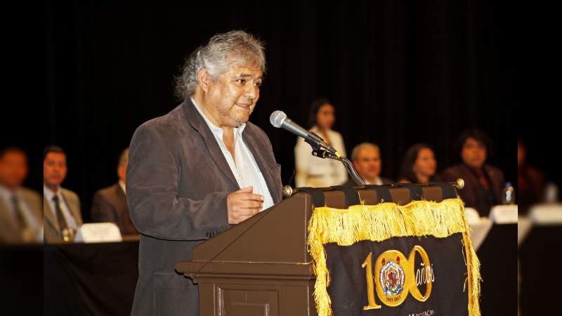  A ser protagonistas de la historia, invita Tzutzuqui Heredia a la generación de egresados “Dr. Carlos Juárez Nieto” 