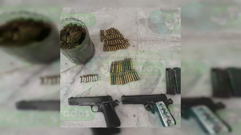 Aseguran narcolaboratorio, rifles de asalto y detienen a tres personas en Michoacán - Foto 2 