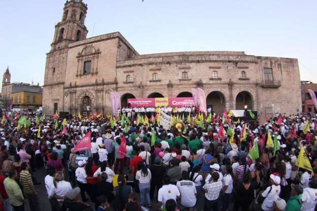 Encabezan Silvano Aureoles masivo evento en el Centro Histórico de Morelia (Fotogalería) - Foto 7 