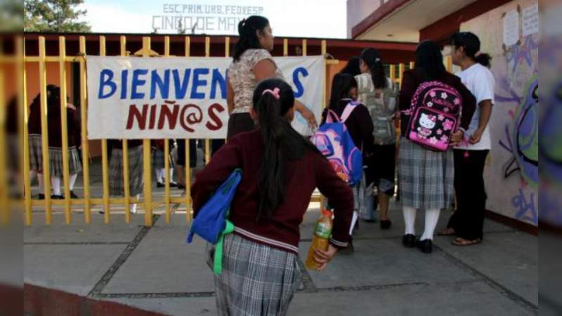 En Michoacán regresan a clases un millón 300 mil estudiantes 