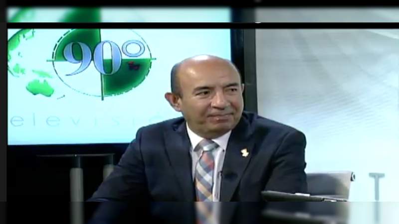 "Que hoy regresen los maestros a clases compromete a la autoridad a seguir gestionado para resolver pendientes económicos" Frutis Solís   