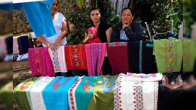 Será en Uruapan, y no en  Zacán el Día del Artesano - Foto 1 