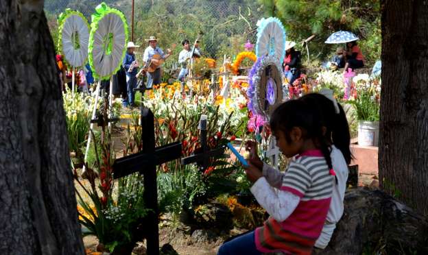 Día de muertos, tradición que aún se mantiene viva en Zacán, Michoacán - Foto 0 