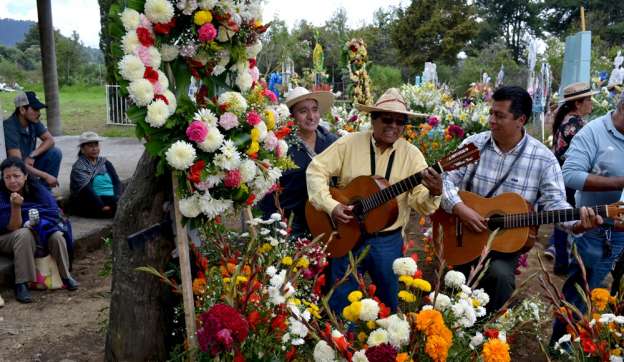 Día de muertos, tradición que aún se mantiene viva en Zacán, Michoacán - Foto 3 