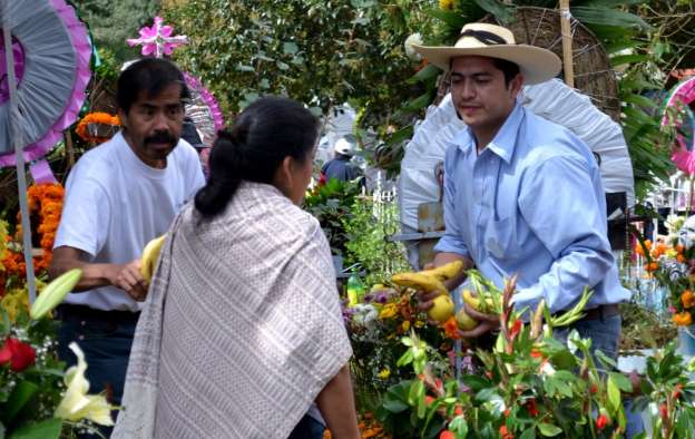 Día de muertos, tradición que aún se mantiene viva en Zacán, Michoacán - Foto 5 