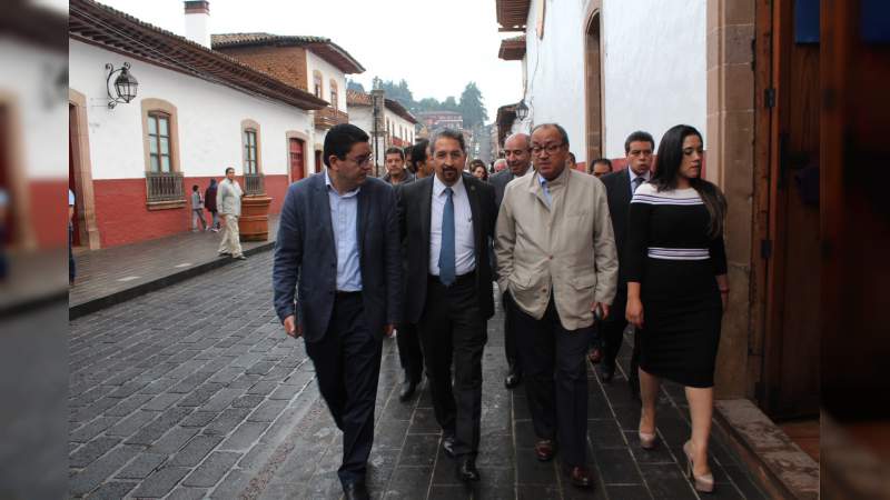 Atestigua rector de la UMSNH, firma de convenio entre CREFAL e ILCE - Foto 0 