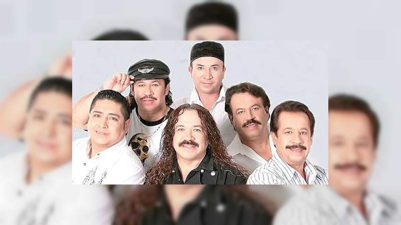 Muere integrante de Los Acosta en pleno concierto 