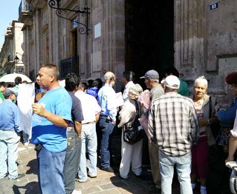Se manifiestan integrantes de la UNTA en la capital michoacana - Foto 0 