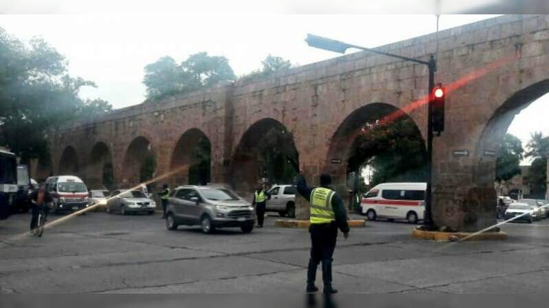 CNTE bloquea la avenida Ventura Puente en Morelia 