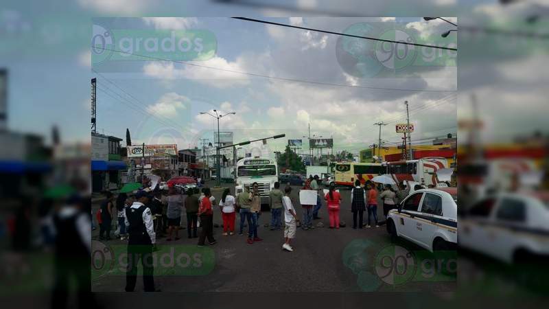 Morelia: Manifestantes bloquean la salida a Quiroga - Foto 0 