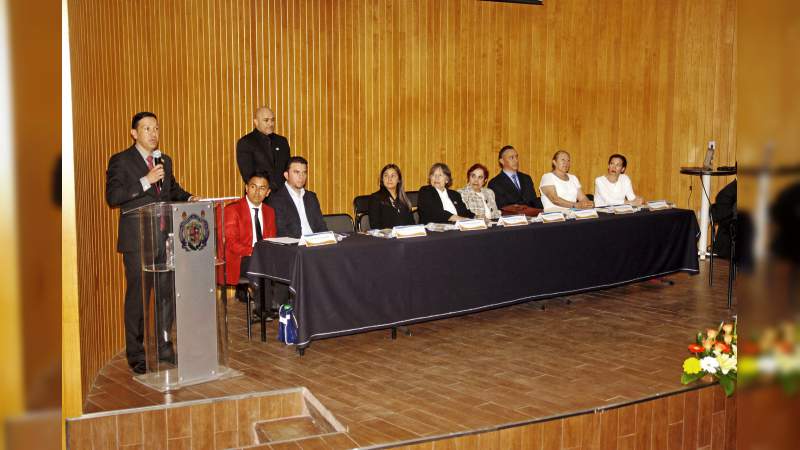 Concluyen estudios alumnos del Departamento de Idiomas de la Casa de Hidalgo - Foto 1 