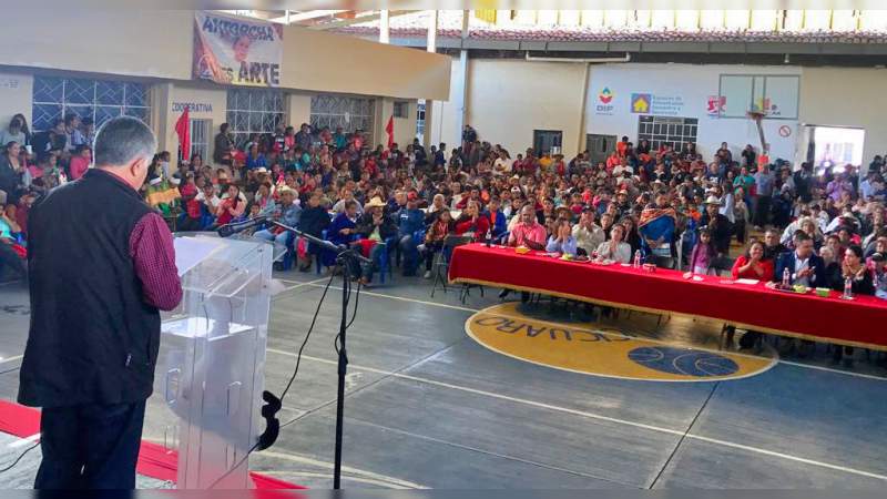 La poesía es la clave para la educación del pueblo: Omar Carreón 