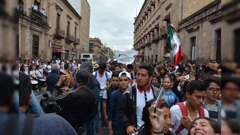 Por suficiencia presupuestaria a la Educación Superior, marchan 20 mil nicolaitas en el centro de Morelia 