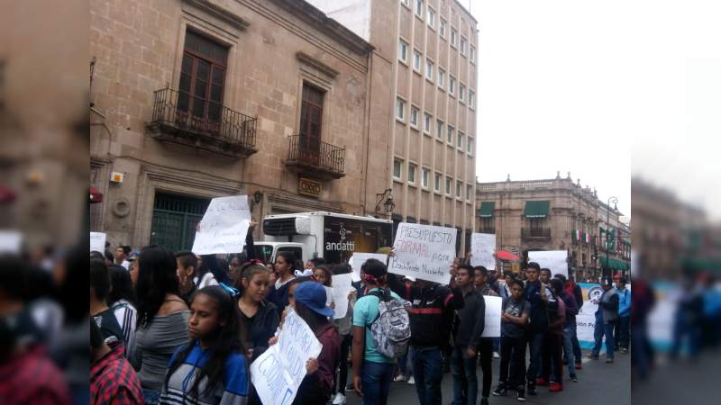 Casas del estudiante “Espartaco” marcha por la UMSNH - Foto 1 