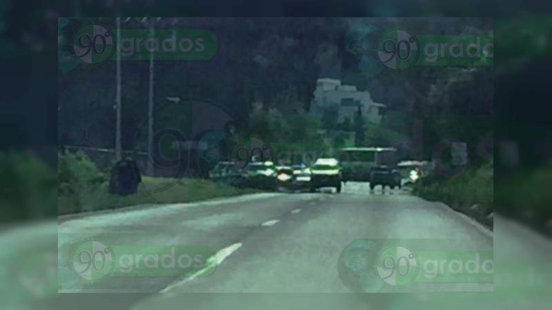 Comuneros de Carapan bloquean la carretera Morelia –Jiquilpan  - Foto 1 