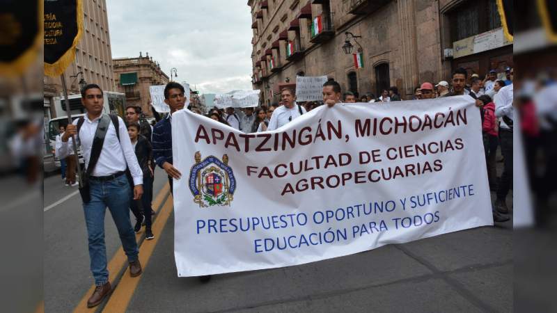 Honores a la Enseña Nacional en la Casa de Hidalgo - Foto 0 