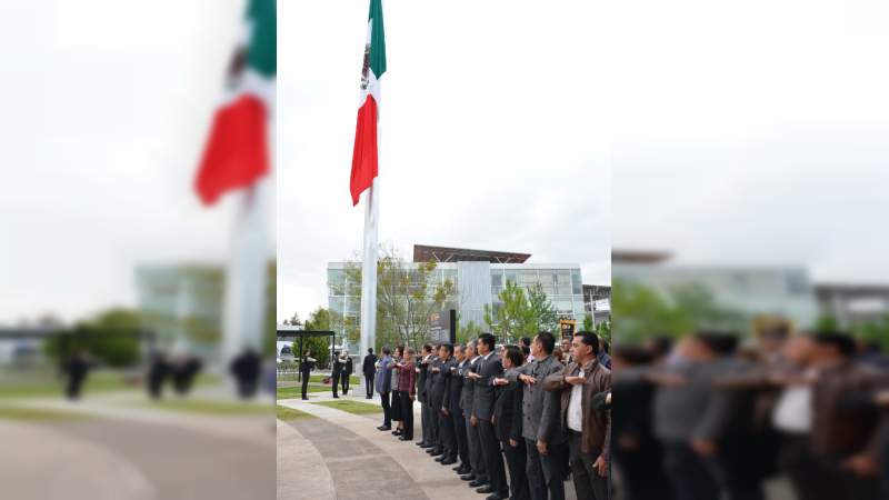 Honores a la Enseña Nacional en la Casa de Hidalgo - Foto 1 