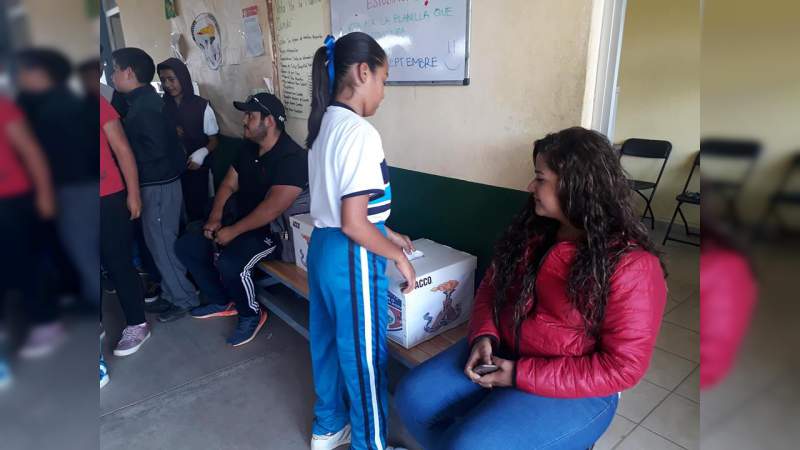 Con gran entusiasmo se vivió la elección del comité de FNERRR en el centro escolar "Maestro Aquiles Córdova Moran" - Foto 2 