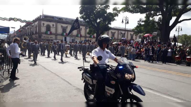 Inicia tradicional desfile cívico militar en Morelia 