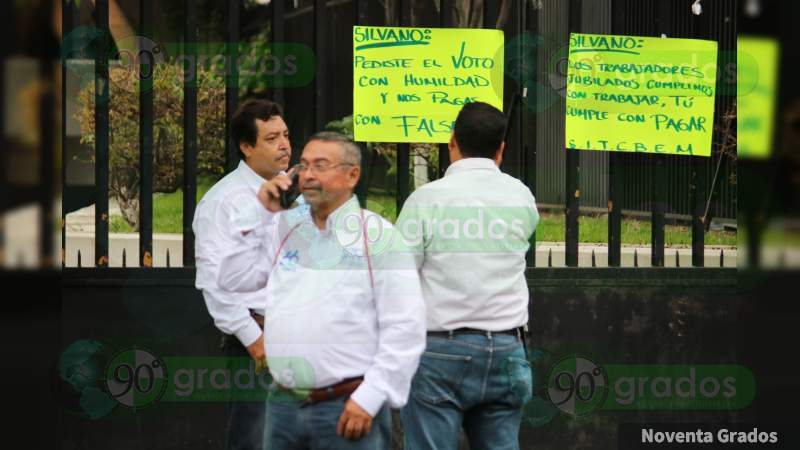 Maestros del COBAEM se manifiestan en Morelia  - Foto 0 
