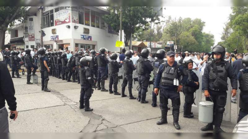 Policía Michoacán instala operativo por bloqueo de la avenida Ventura Puente 