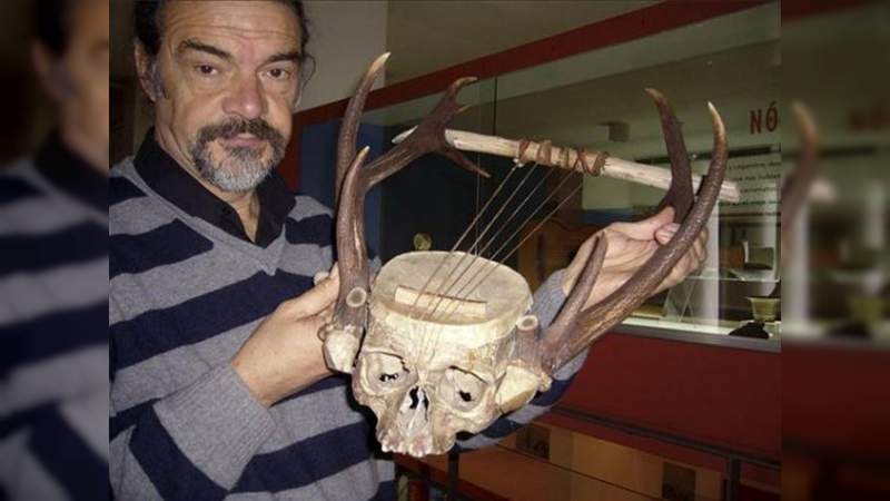La músisa es un medio de comunicación universal: Carlos Blanco Fadol - Foto 0 