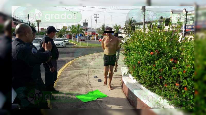 Capturan y exhiben a presuntos ladrones en Lázaro Cárdenas, Michoacán - Foto 1 