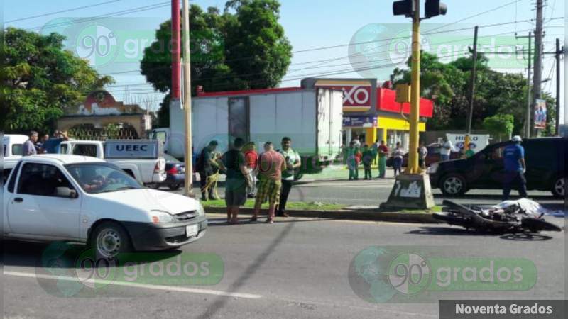 Muere motociclista aplastado por camión en Lázaro Cárdenas, Michoacán - Foto 1 