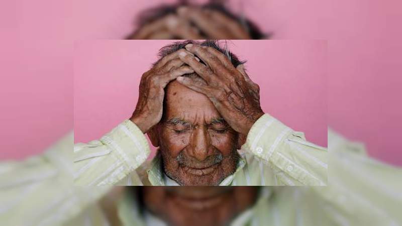 De acuerdo con especialistas, el "olor a anciano" comienza a los 30 años 