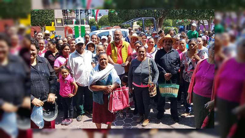 Cuatrocientos antorchistas entregan a la nueva administración municipal su pliego petitorio 