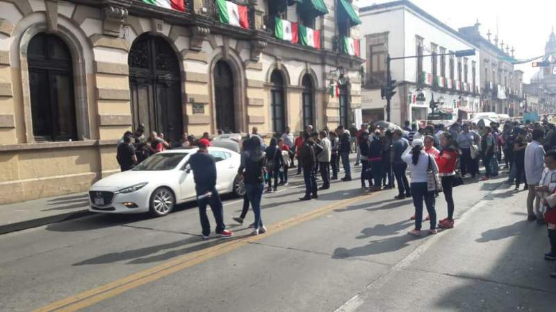 SNTE realiza marcha en Morelia 