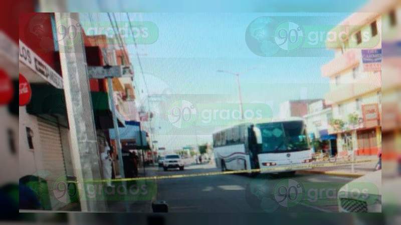 Asesinan al chofer de un autobús en Acámbaro, Guanajuato - Foto 1 