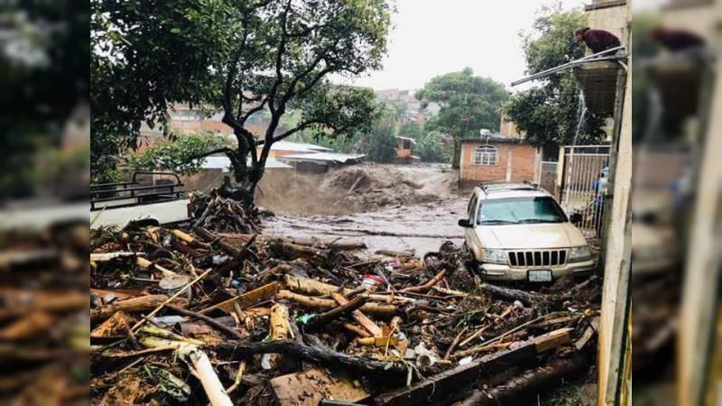 Por desbordamiento de río Cutio en Peribán 11 viviendas con pérdidas totales y 18 parciales, cruce y tres puentes con daños: SCOP 