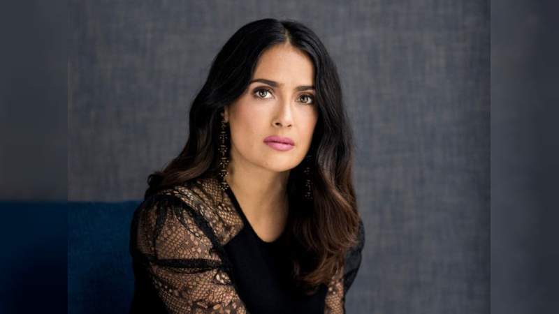 Salma Hayek es reconocida como Personaje del Año 2018 por la revista Vanity Fair 