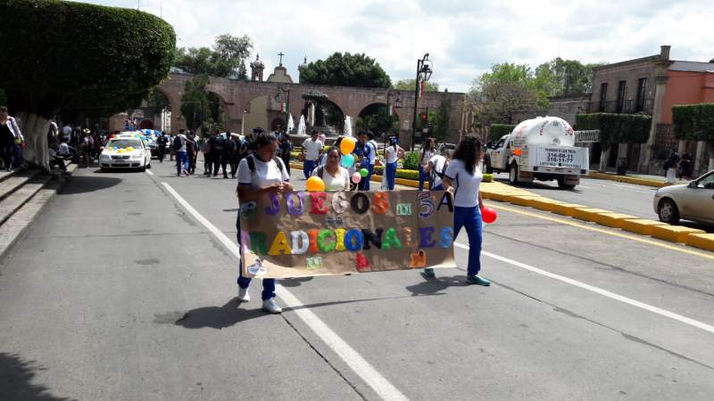 Desfile de Aniversario de la Escuela Normal de Educación Física (ENEF) - Foto 0 