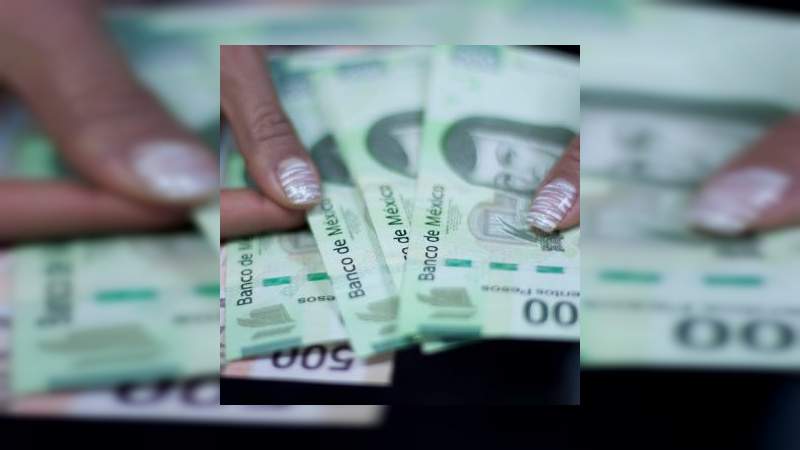Senado pide elevar el salario mínimo a 176 pesos 