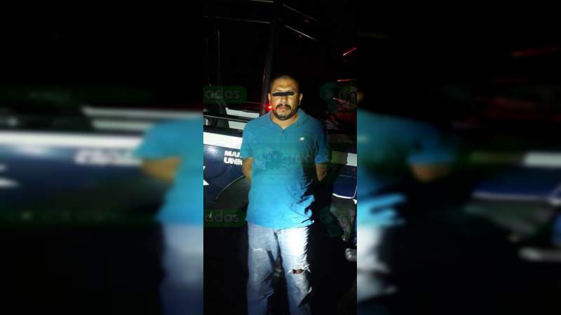Detienen a un hombre en posesión de  droga en Zitácuaro - Foto 1 