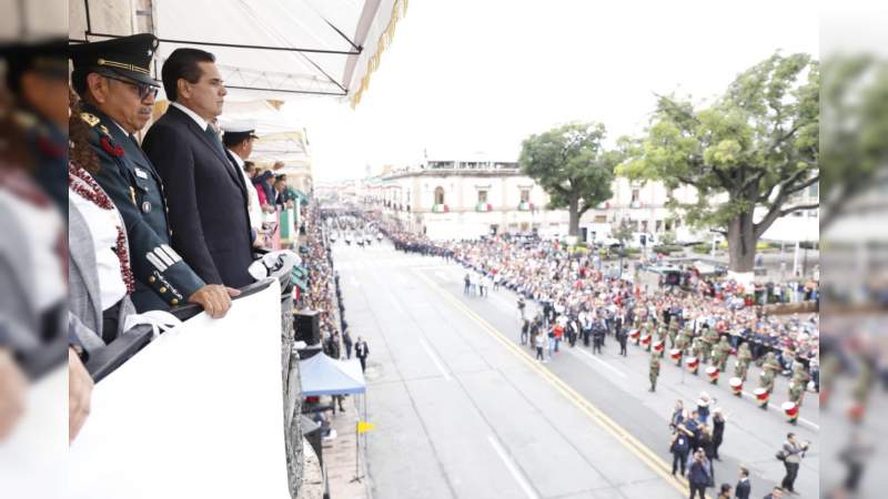 Vive Michoacán Desfile Cívico Militar conmemorativo al natalicio del Siervo de la Nación  - Foto 0 