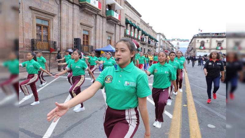 Vive Michoacán Desfile Cívico Militar conmemorativo al natalicio del Siervo de la Nación  - Foto 2 