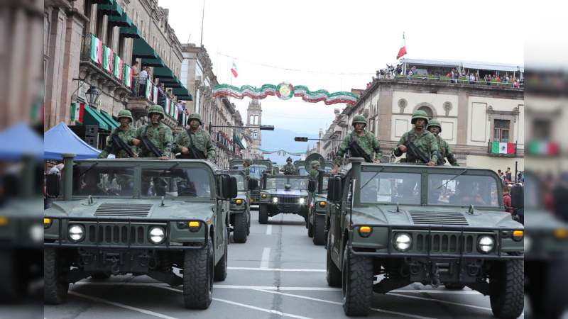 Vive Michoacán Desfile Cívico Militar conmemorativo al natalicio del Siervo de la Nación  - Foto 4 