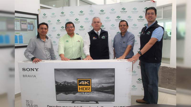 CONALEP implementa aulas digitales 