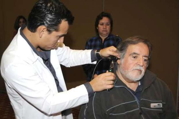 Acuerdan incremento salarial a trabajadores por honorarios de la Secretaría de Salud en Michoacán  