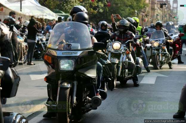 Arrancan motociclistas en el Rally "Caminos de Michoacán", en Morelia 