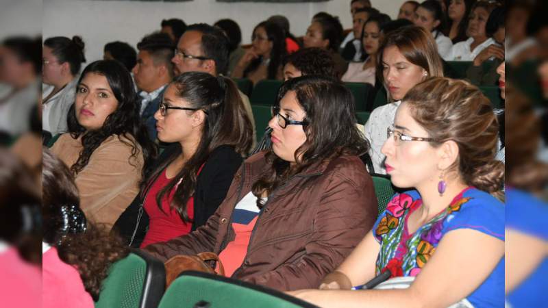 DIF Michoacán capacita para mejorar la atención a la salud de los niños - Foto 2 