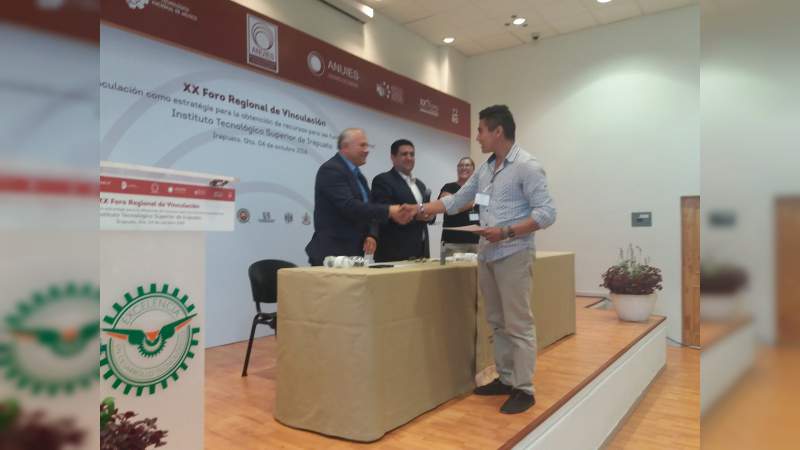 Estudiante nicolaita obtiene primer lugar en evento regional de la Red de Vinculación RCO de ANUIES - Foto 0 