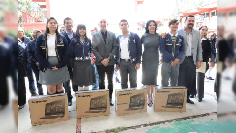 Estudiantes de Michoacán obtienen los primeros lugares de concurso nacional de lectura 