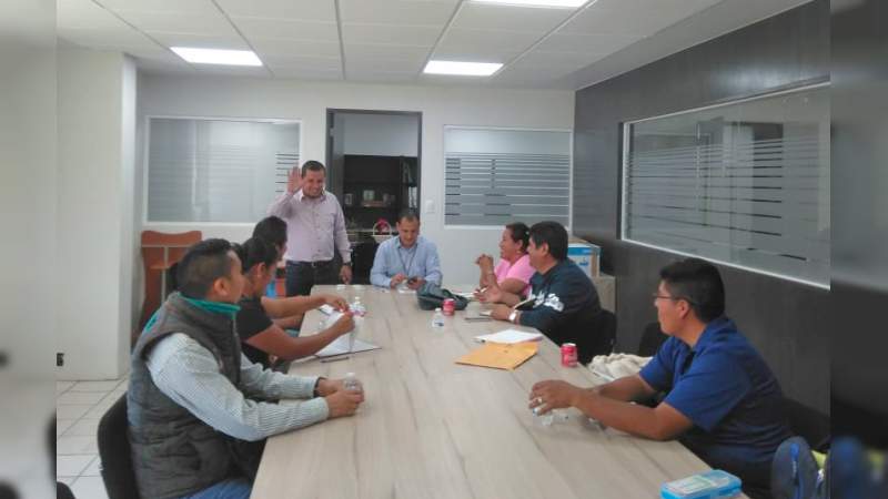 Plantean demandas docentes de nivel básico de Morelia ante SEE 