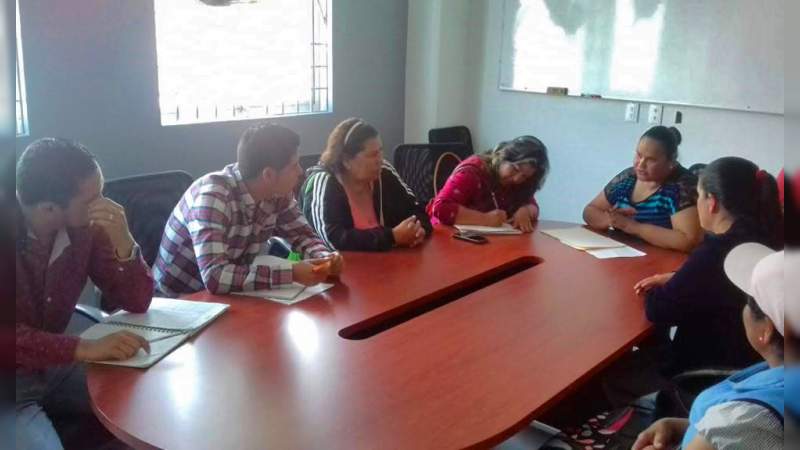 Buscan pobladores soluciones a problemas de servicio de agua ante SAPA de Hidalgo 