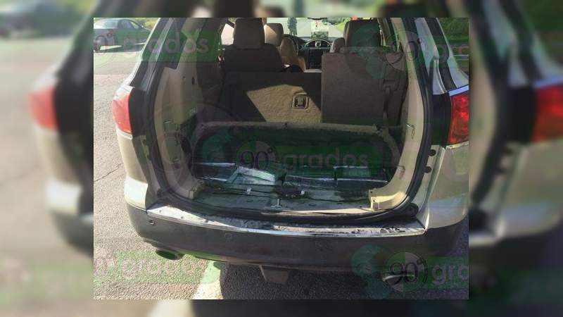 Descubren dos millones de dólares dentro de una camioneta abandonada en González, Tamaulipas - Foto 2 